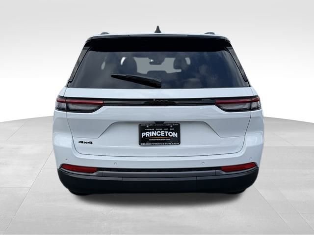 New 2026 Jeep Grand Cherokee Altitude image 6