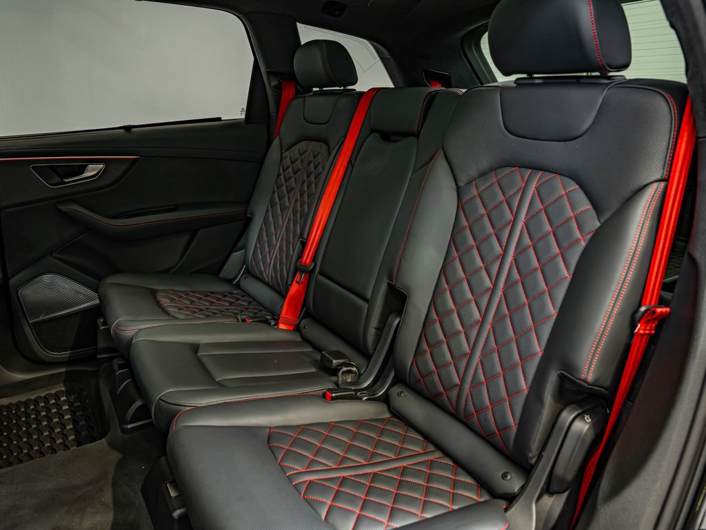 Used 2025 Audi SQ7 Prestige AWD/4WD image 39