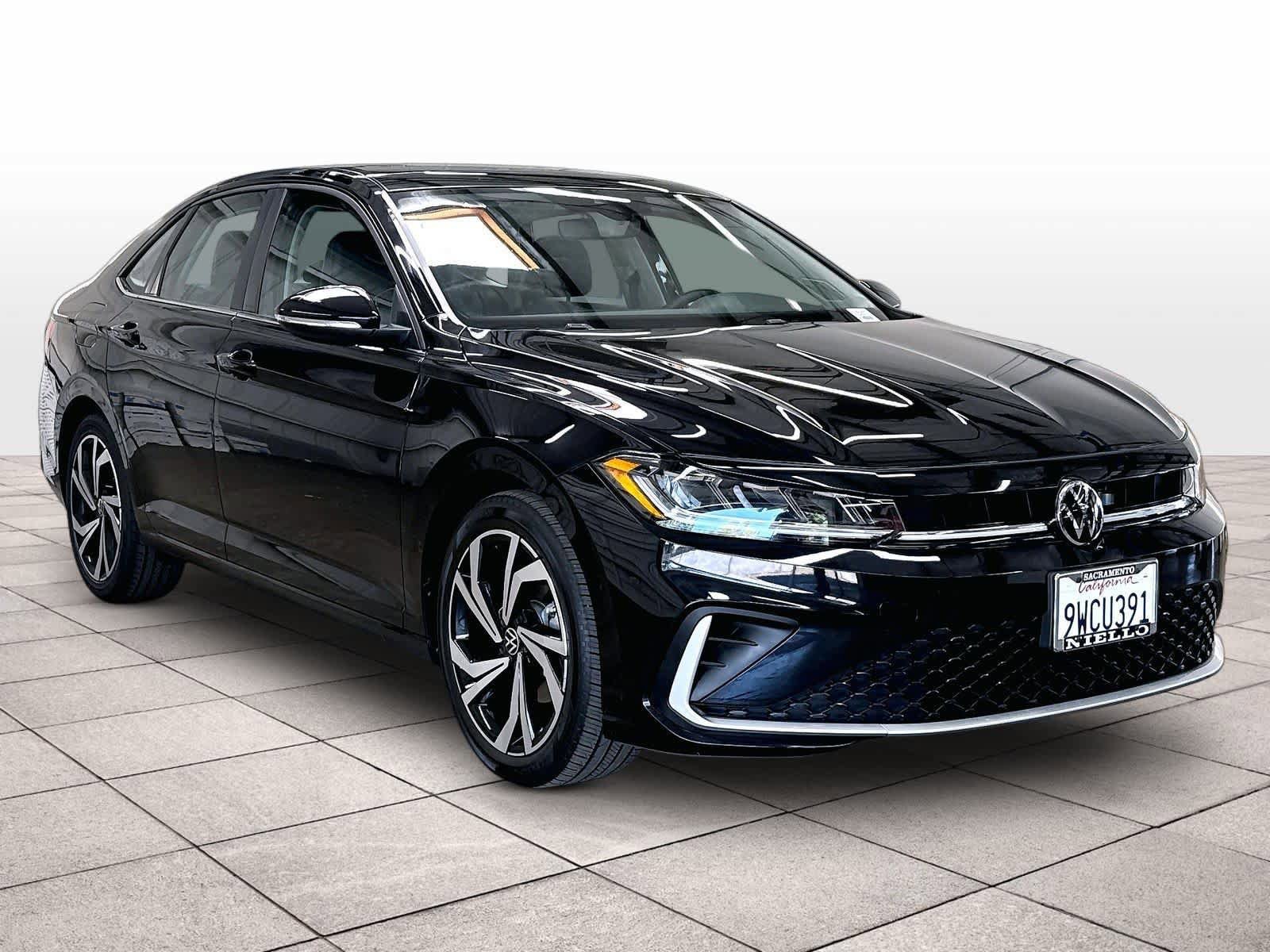 Certified 2026 Volkswagen Jetta SEL FWD image 3