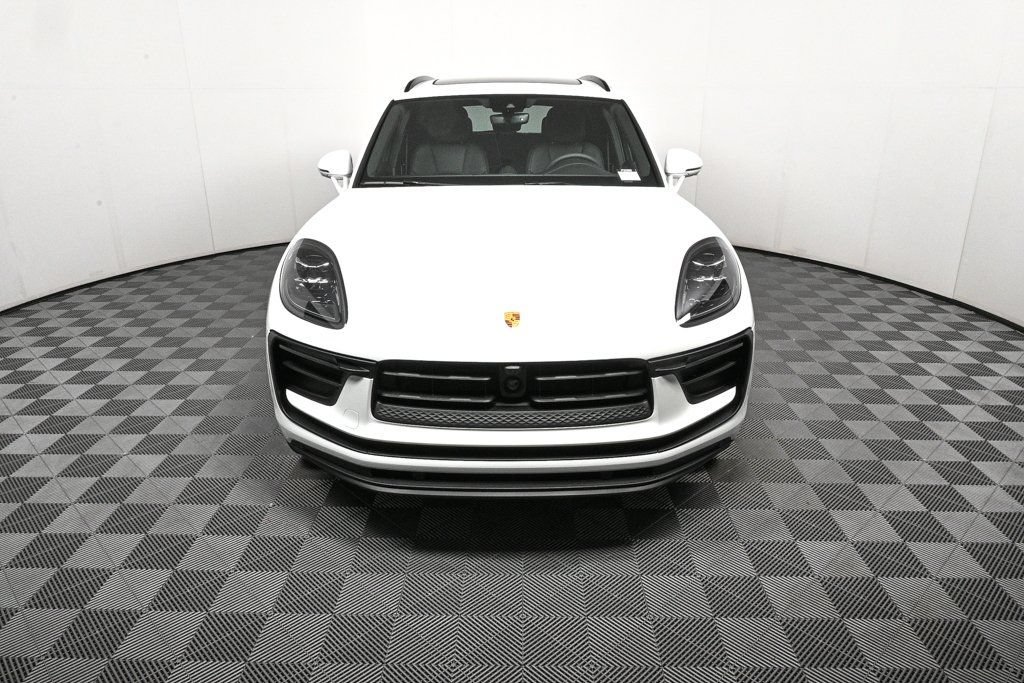 Certified 2026 Porsche Macan AWD/4WD image 37