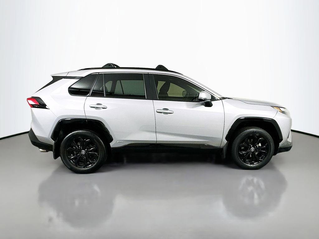 Used 2023 Toyota RAV4 SE w/ Convenience Package image 4