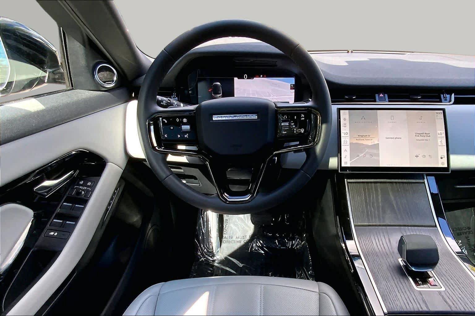 Used 2026 Land Rover Range Rover Evoque S AWD/4WD image 6