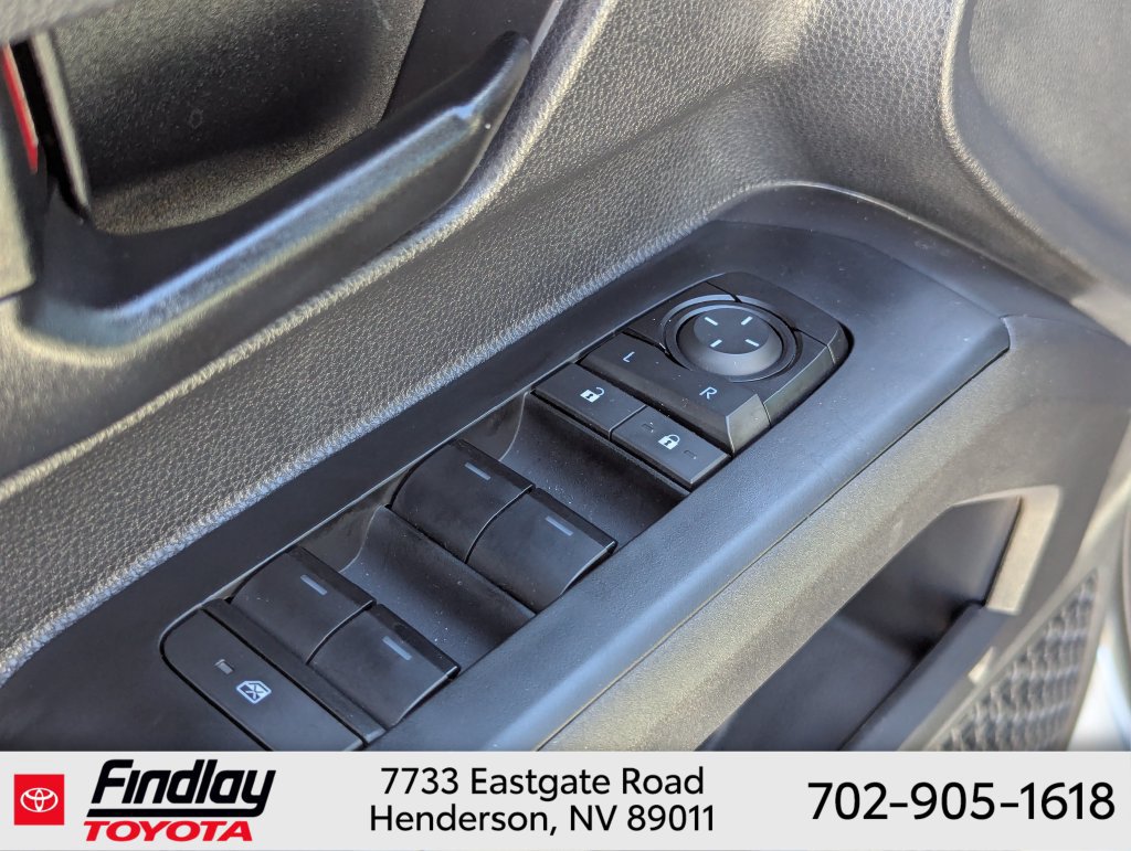 Certified 2025 Toyota Tacoma SR5 AWD/4WD image 18
