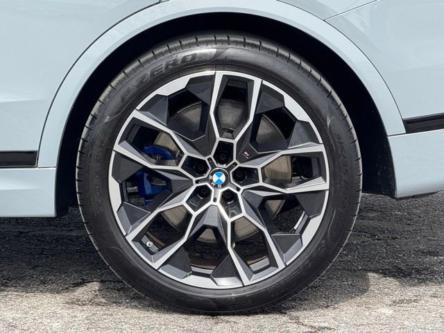 Certified 2025 BMW X7 M60i image 4