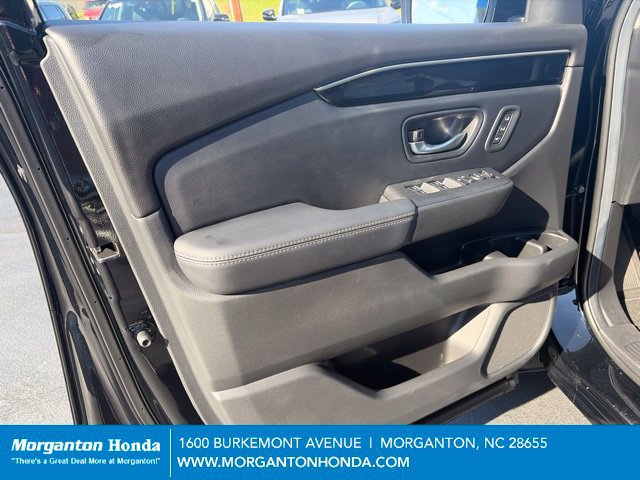 Used 2025 Honda Pilot Touring image 14