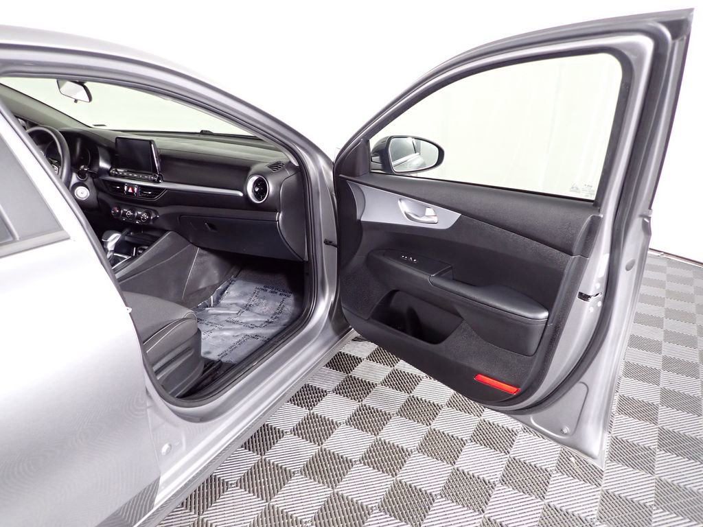 Used 2023 Kia Forte LXS w/ LXS Technology Package FWD image 34