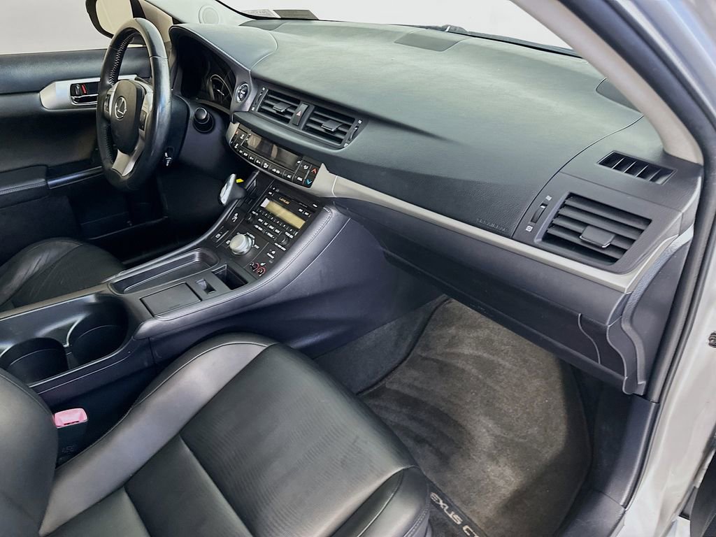 Used 2011 Lexus CT 200h Premium w/ Premium Audio Pkg FWD image 31