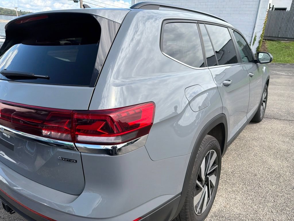 Used 2025 Volkswagen Atlas SE AWD/4WD image 11