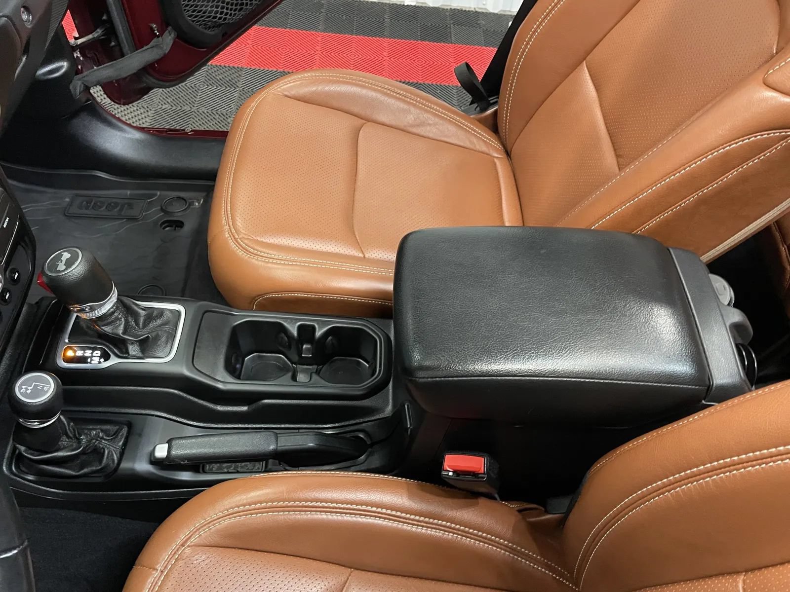Used 2021 Jeep Wrangler Unlimited Sport AWD/4WD image 35