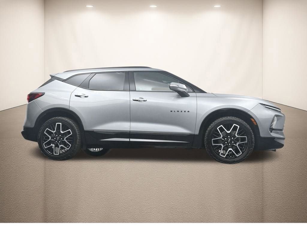 Used 2023 Chevrolet Blazer RS w/ Driver Confidence II Package FWD image 33
