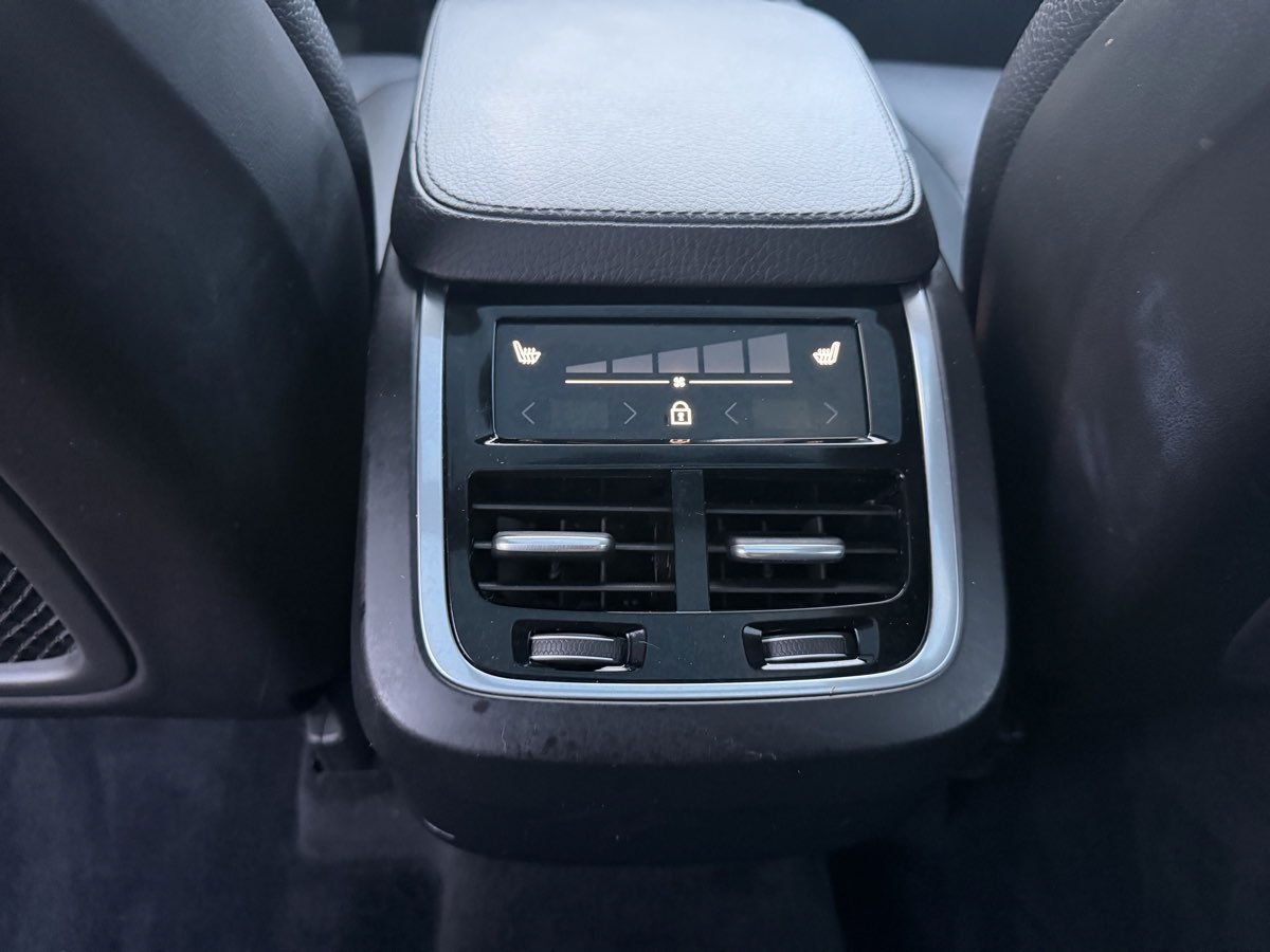 Used 2019 Volvo XC90 T6 Momentum w/ Protection Package Premier AWD/4WD image 22