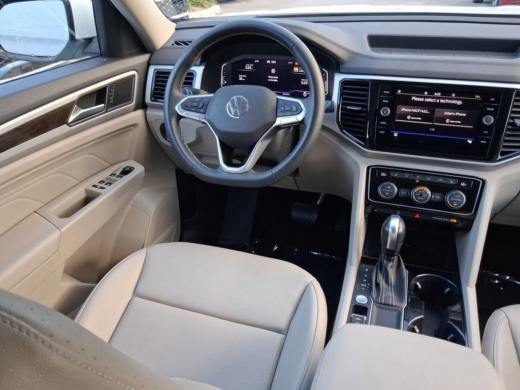 Used 2022 Volkswagen Atlas SE w/ Black Wheel Package image 11