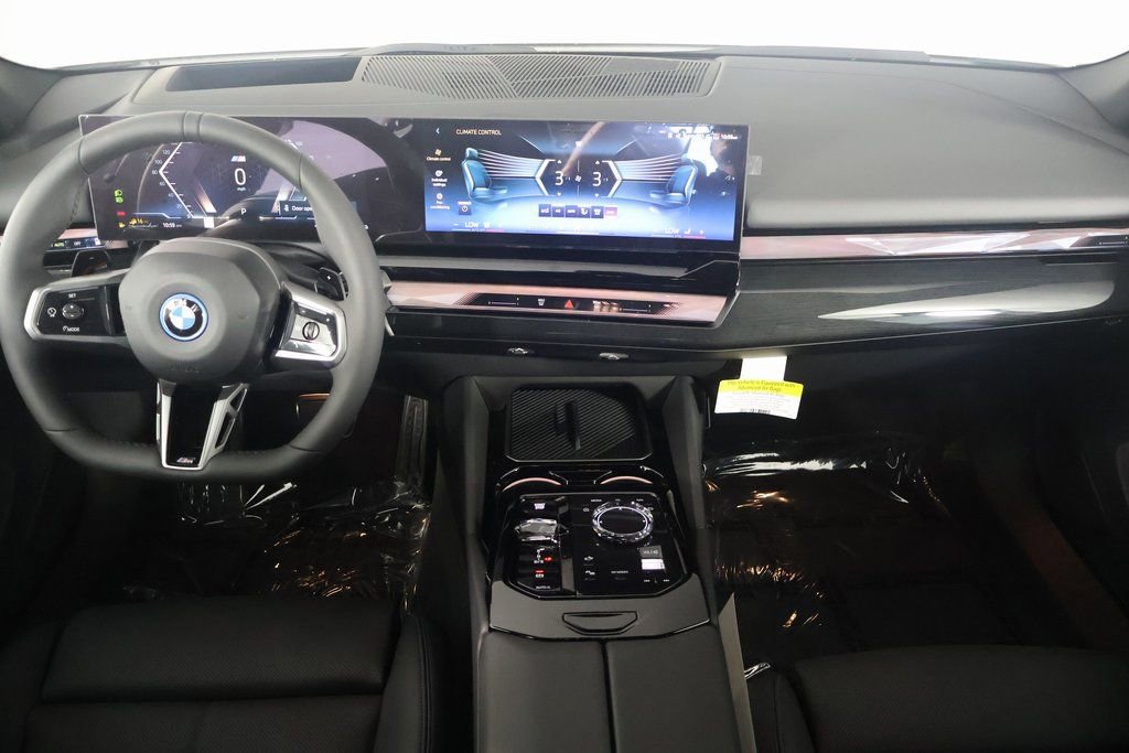 New 2026 BMW 550e xDrive w/ Executive Package image 4