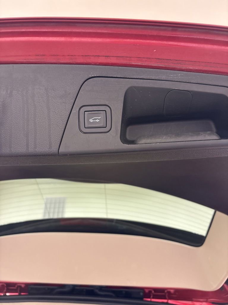Used 2018 Buick Envision Premium AWD/4WD image 25