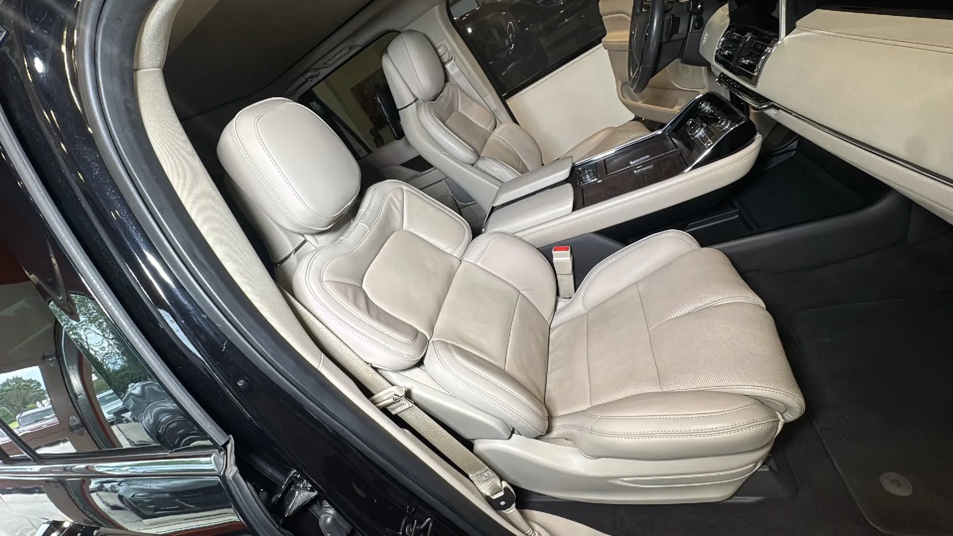 Used 2019 Lincoln Navigator L Reserve w/ Cargo Package AWD/4WD image 29