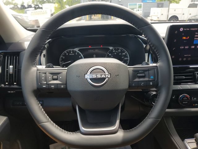 Used 2026 Nissan Pathfinder SV FWD image 24