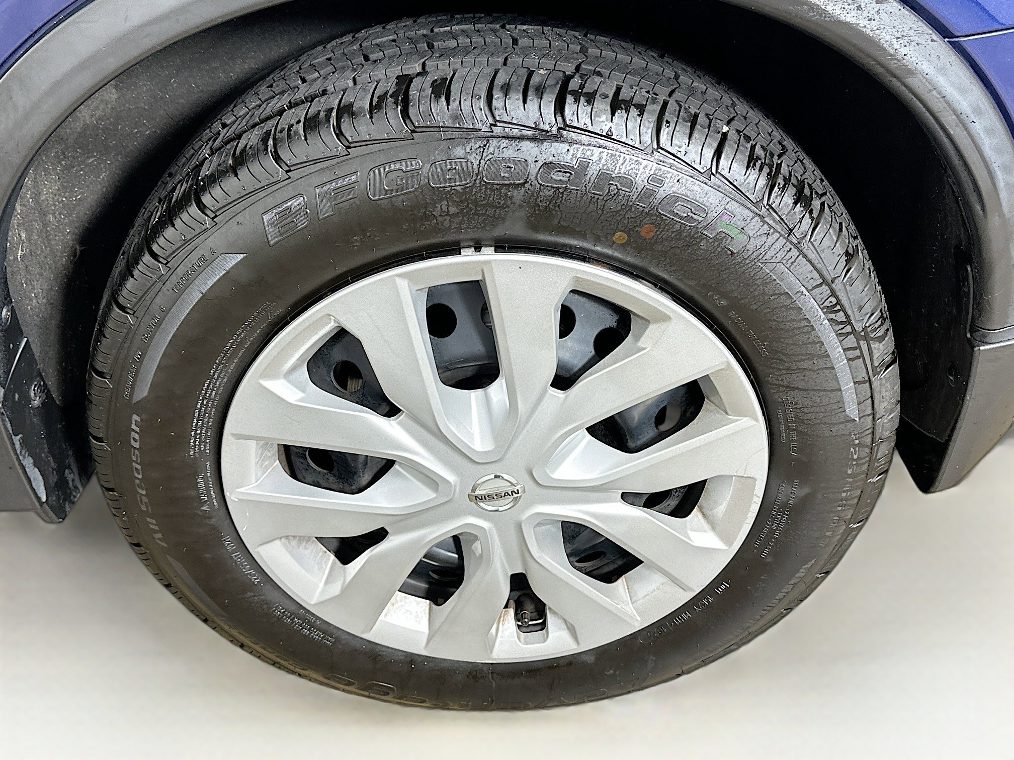 Used 2020 Nissan Rogue S FWD image 11