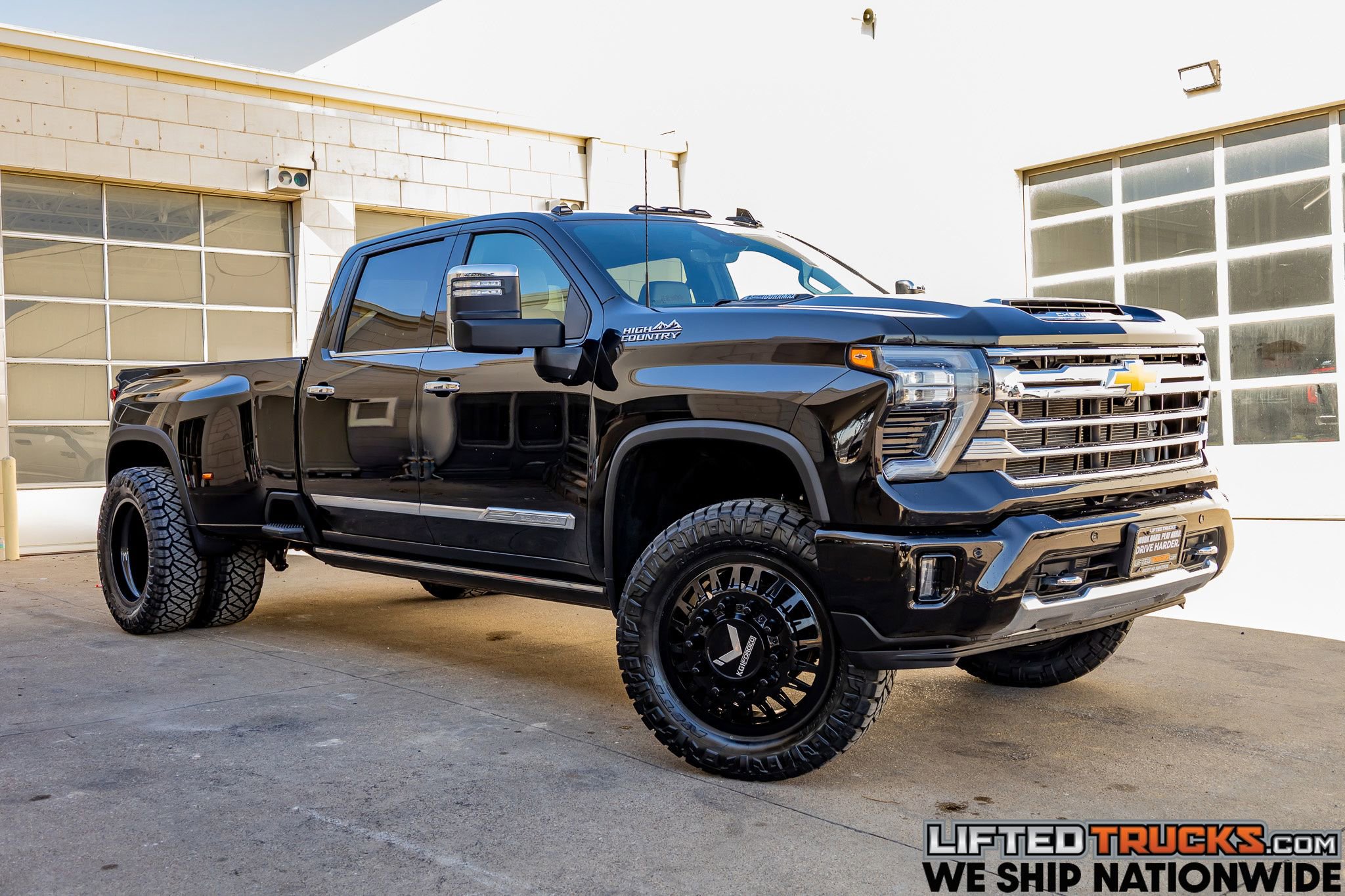 Used 2024 Chevrolet Silverado 3500 High Country w/ Technology Package image 1