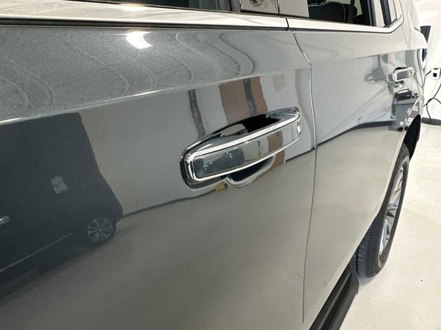 Used 2021 Chevrolet Tahoe Premier AWD/4WD image 18