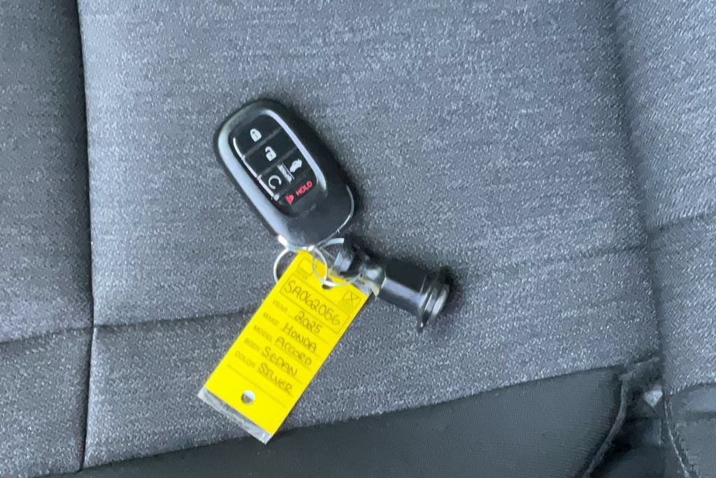 Used 2025 Honda Accord LX image 33