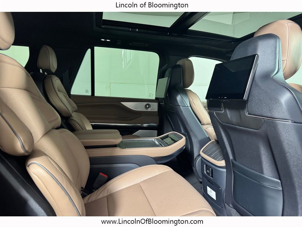 New 2026 Lincoln Navigator L Black Label AWD/4WD image 21