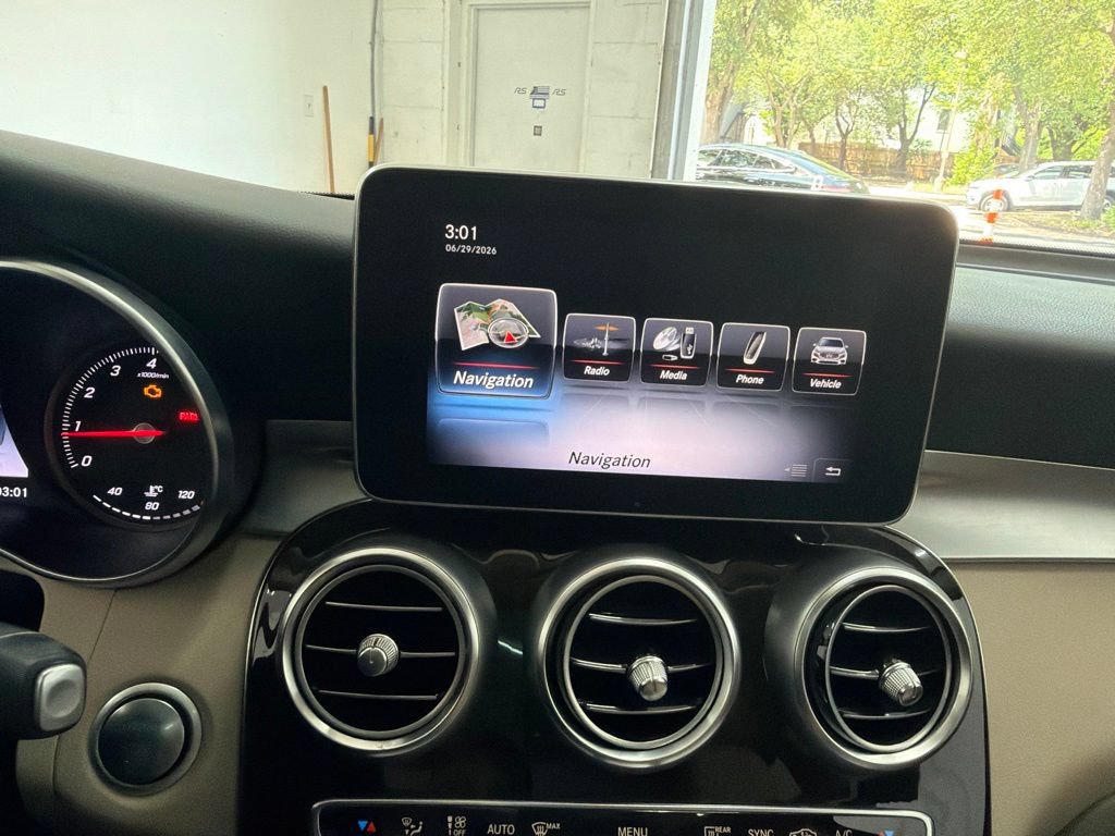 Used 2016 Mercedes-Benz GLC 300 image 32