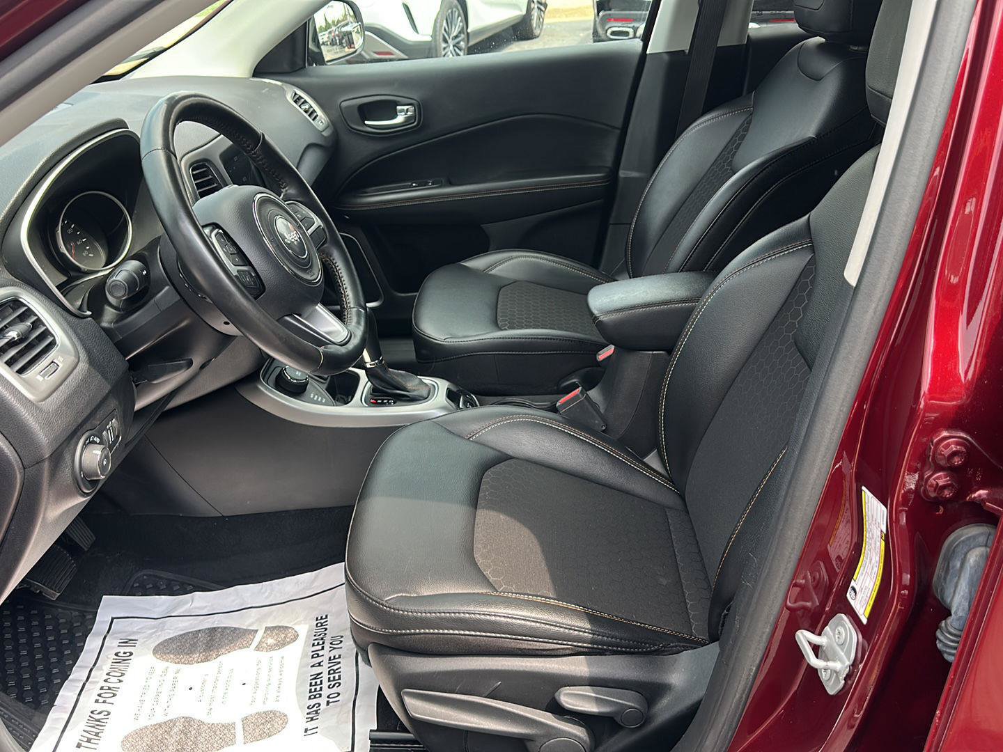 Used 2020 Jeep Compass Latitude w/ Cold Weather Group AWD/4WD image 17