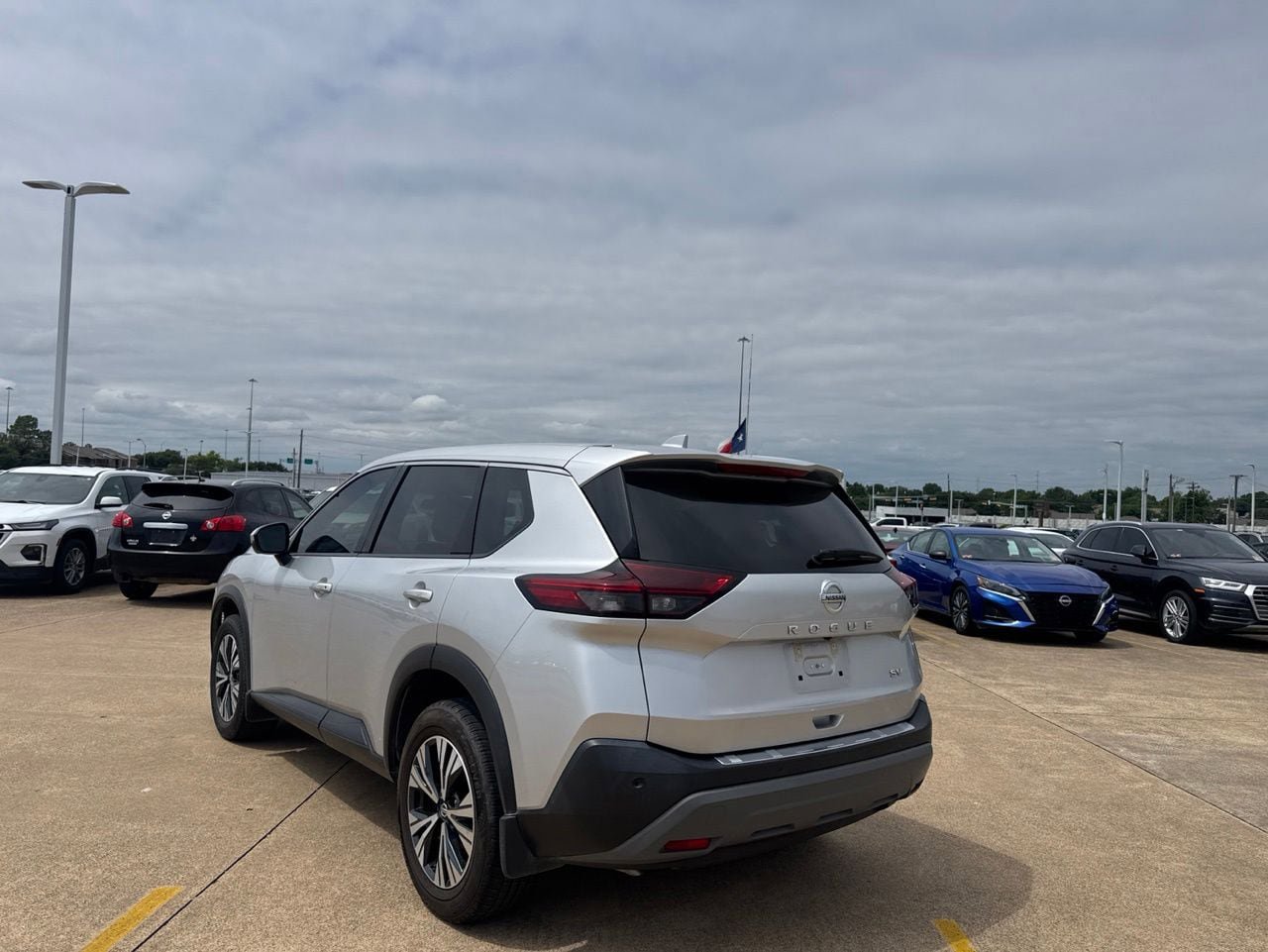 Certified 2021 Nissan Rogue SV FWD image 13