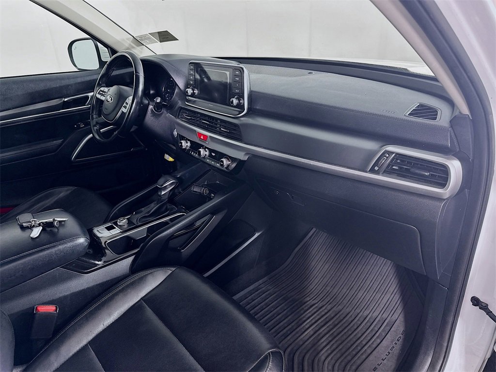 Used 2020 Kia Telluride LX image 29