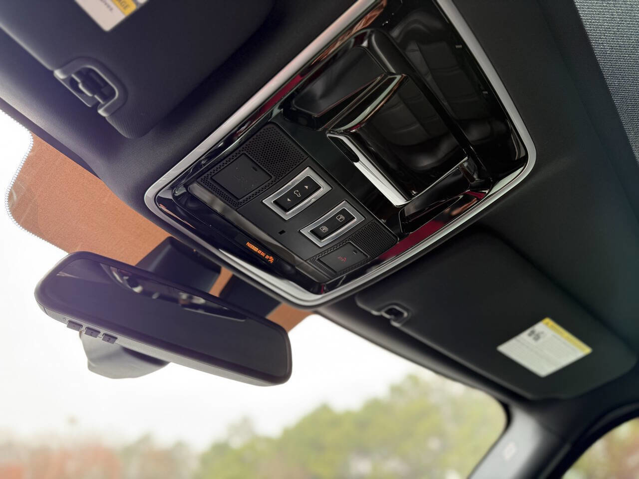 Used 2015 Land Rover Range Rover Long Wheelbase Supercharged image 35