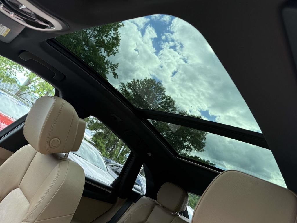 Used 2019 Porsche Macan AWD/4WD image 29