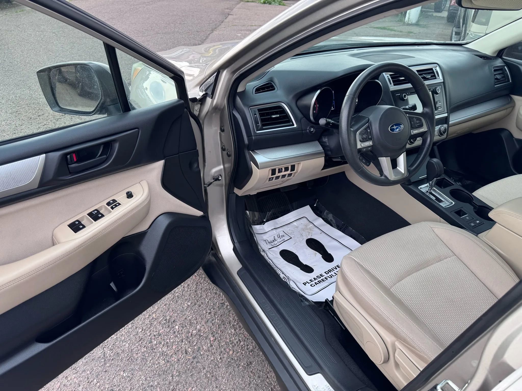 Used 2017 Subaru Outback 2.5i AWD/4WD image 11