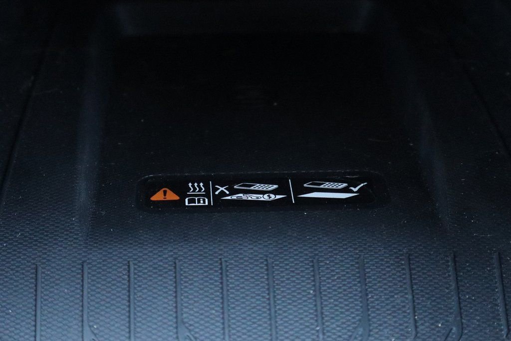 Used 2025 Chevrolet Equinox EV RS image 31