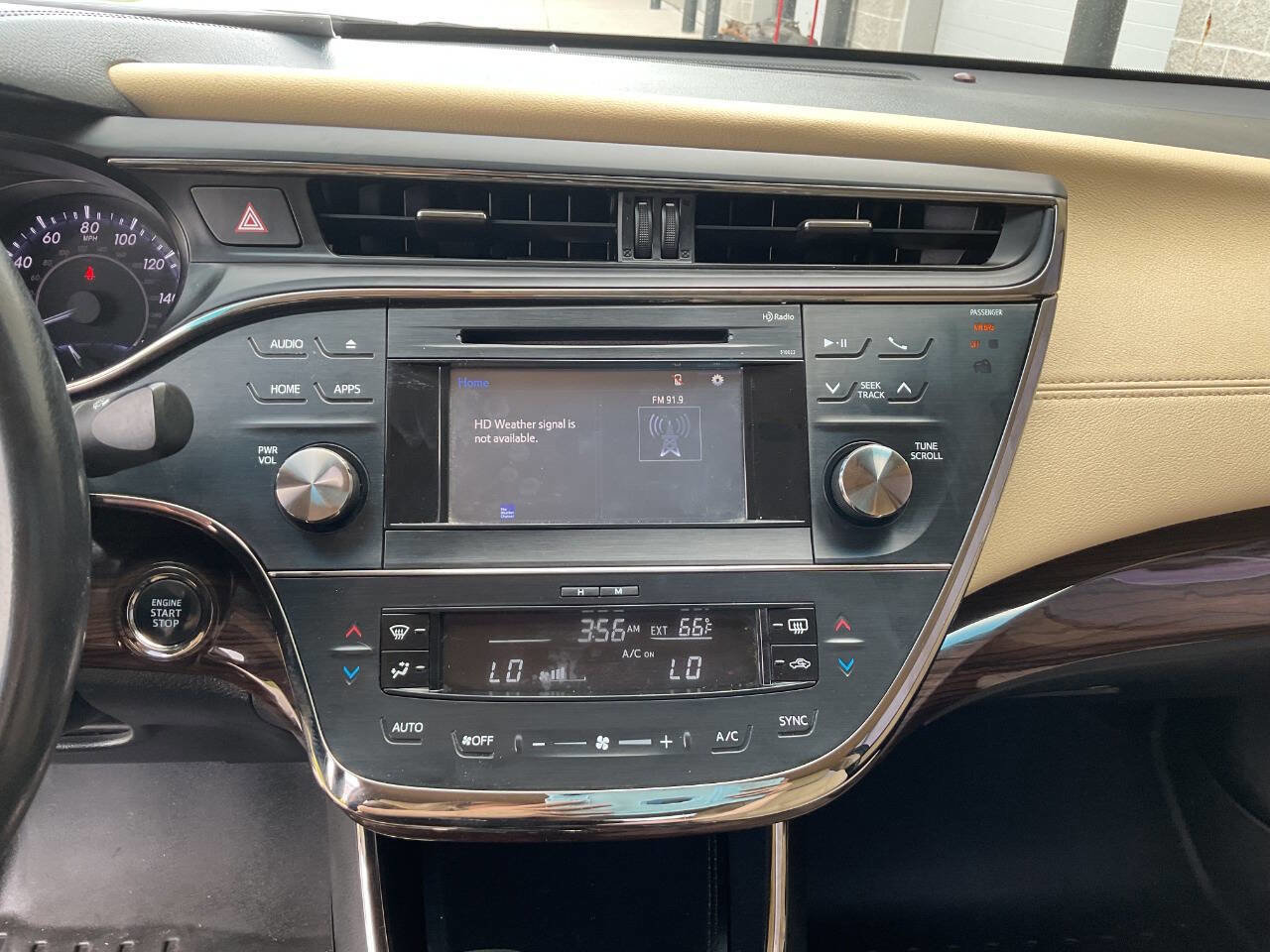 Used 2015 Toyota Avalon XLE FWD image 21