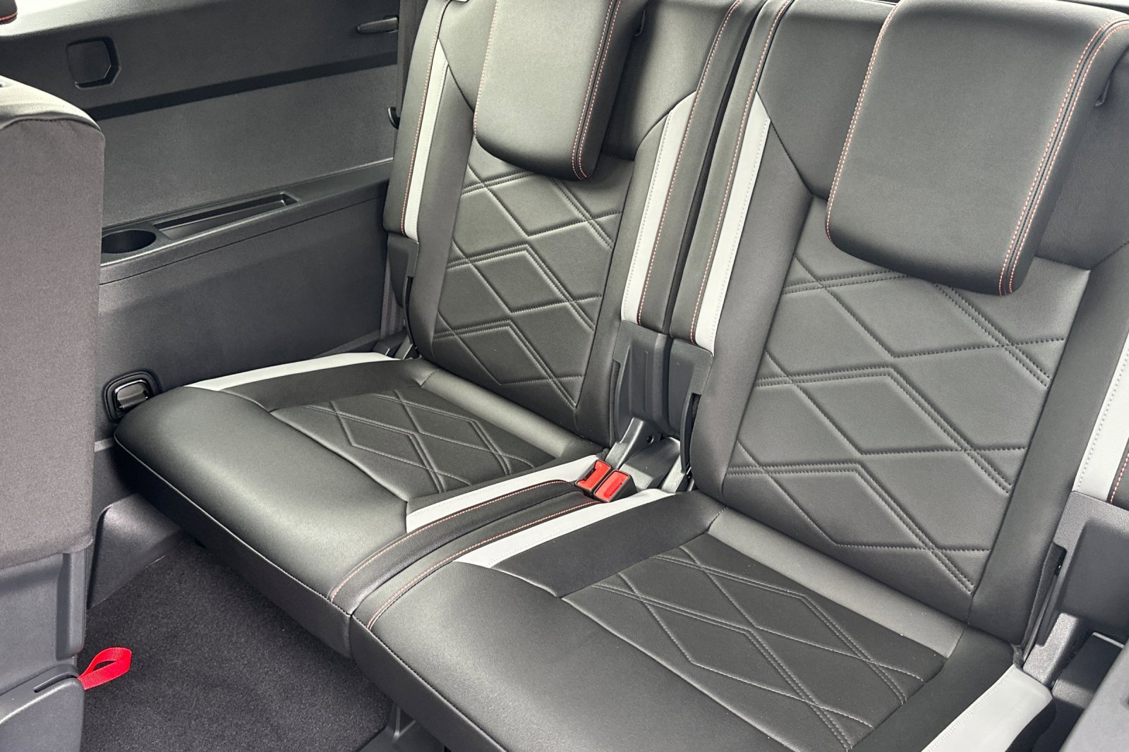 New 2025 Volkswagen Atlas Peak Edition SE image 13