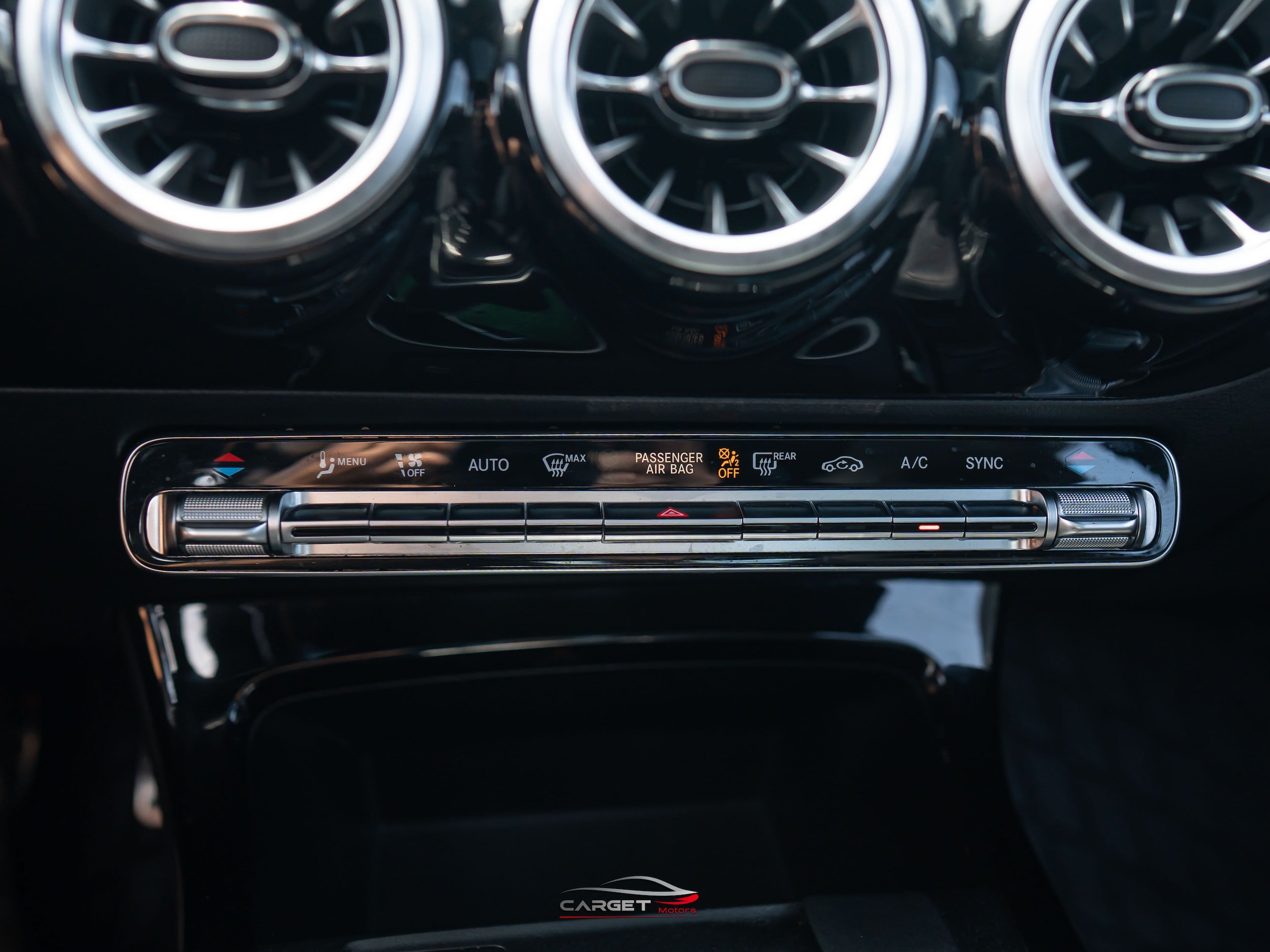 Used 2022 Mercedes-Benz CLA 250 4MATIC image 32