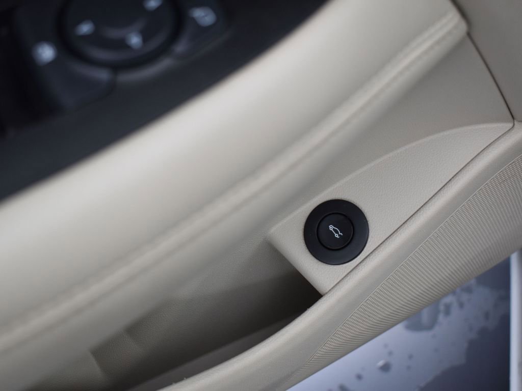 Used 2017 Buick LaCrosse Essence image 27