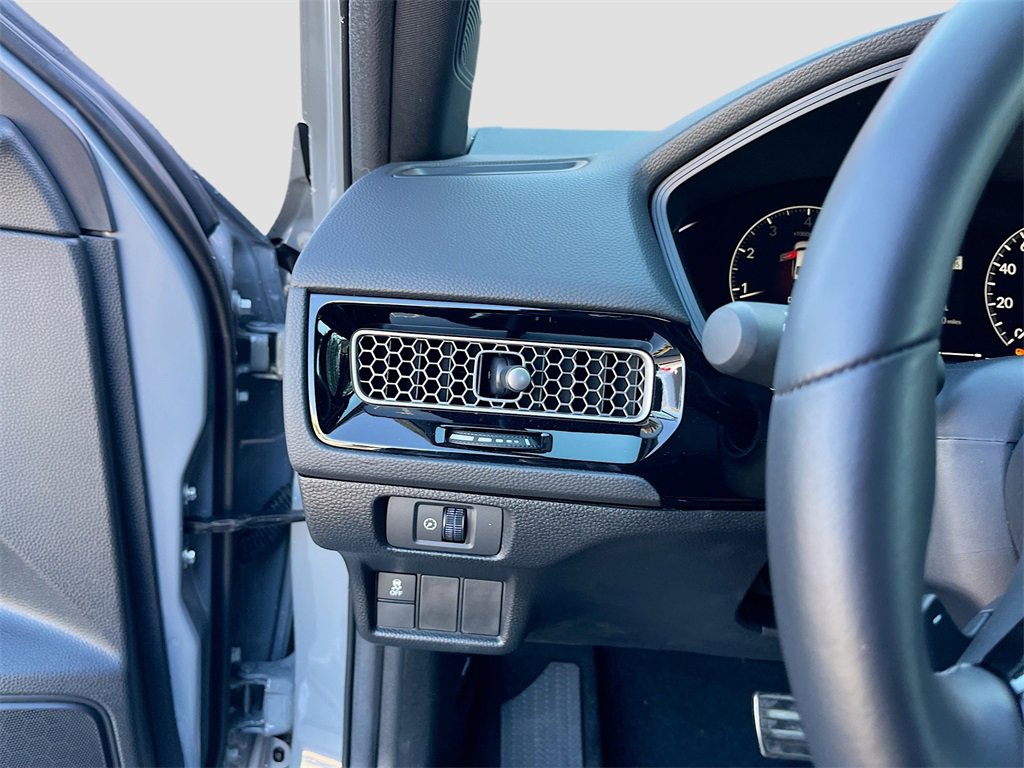 Used 2025 Honda Civic Sport image 10