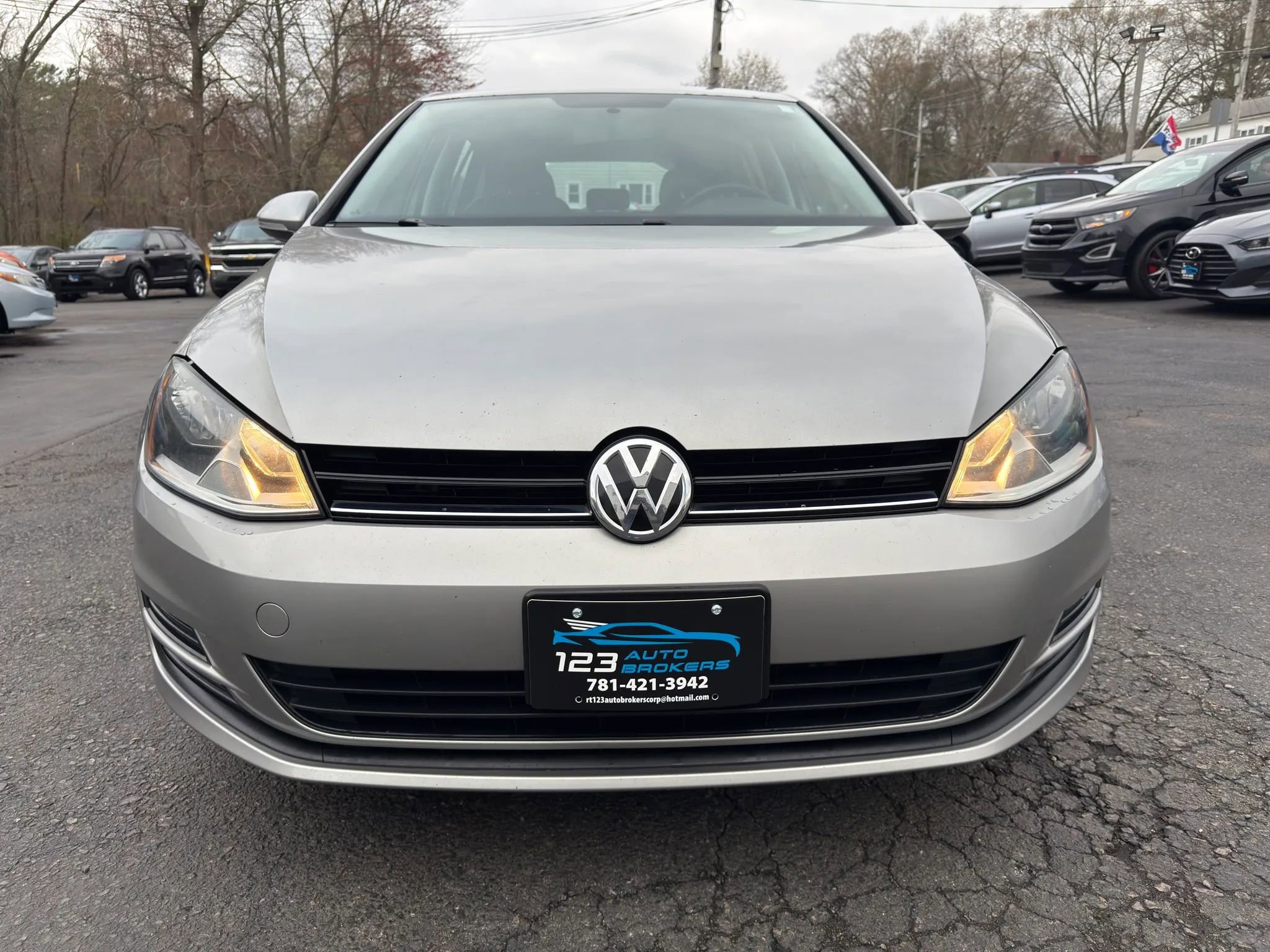 Used 2015 Volkswagen Golf TDI S FWD image 2