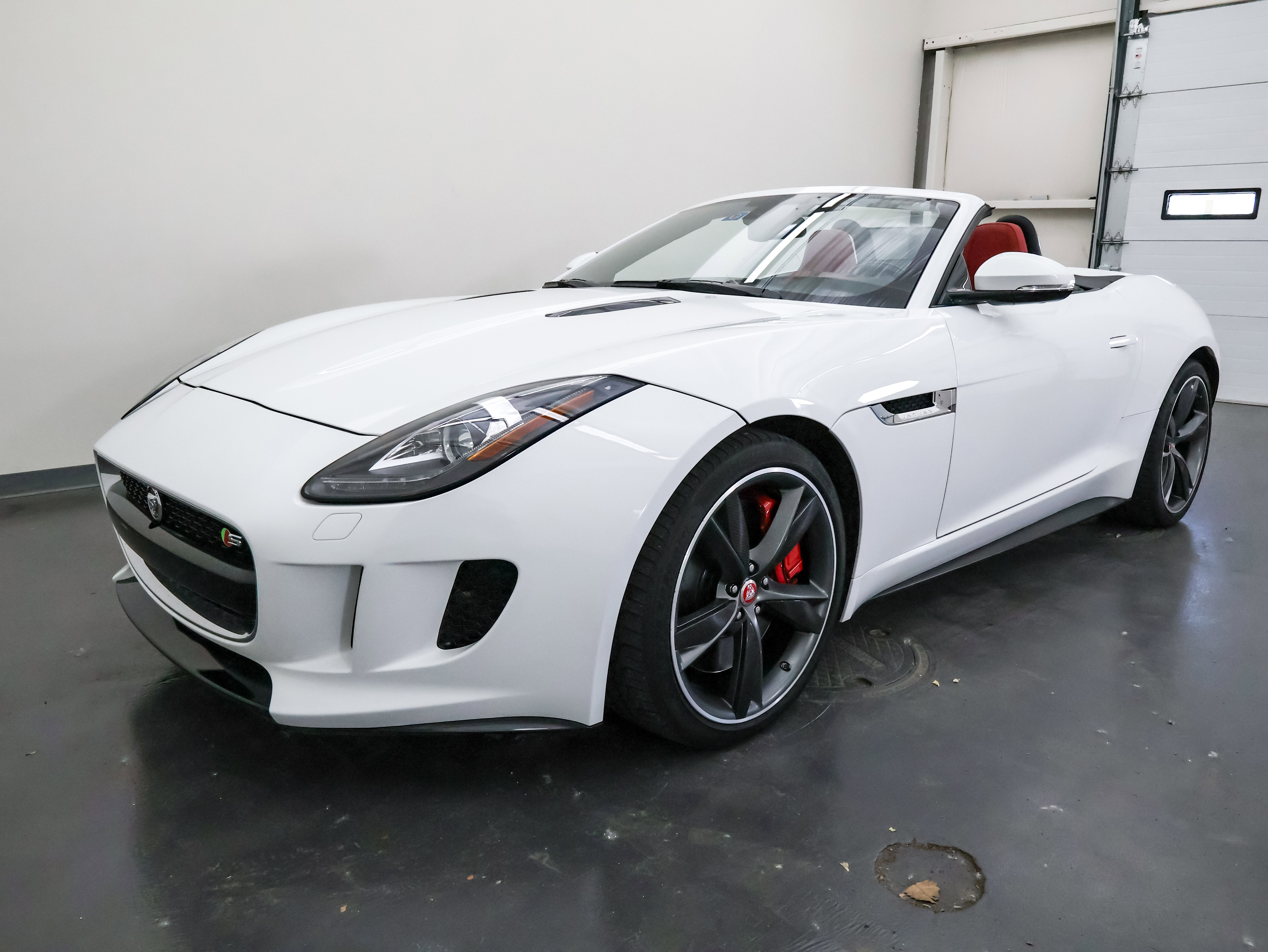 Used 2015 Jaguar F-TYPE S RWD image 8