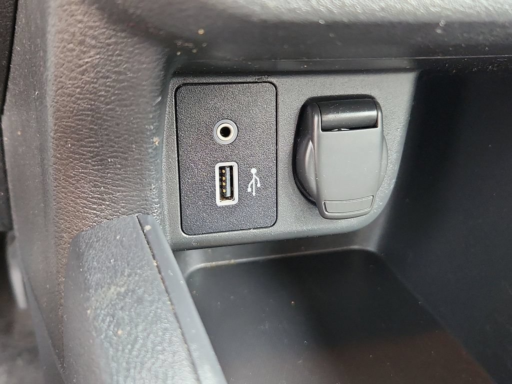 Used 2021 Nissan Versa SV FWD image 18