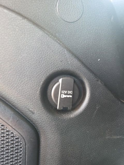 Used 2015 Jeep Renegade Latitude w/ Popular Equipment Group image 12