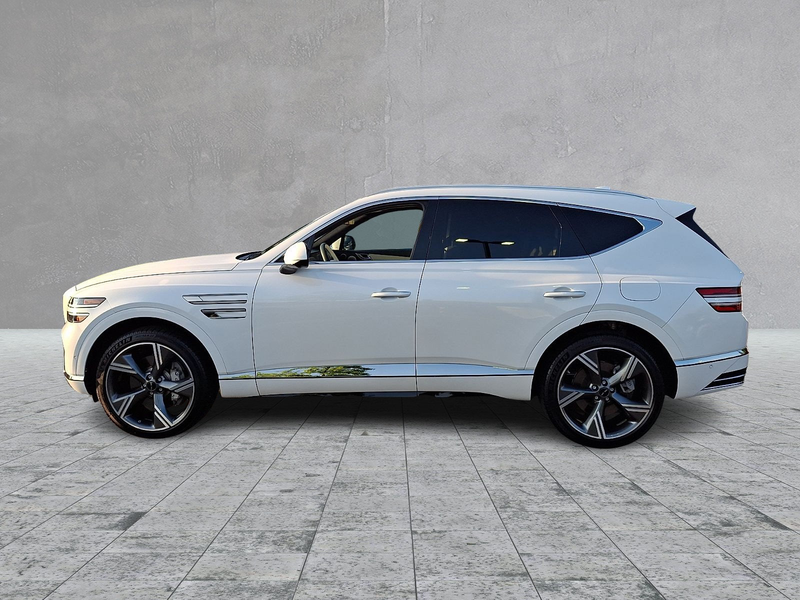 Certified 2025 Genesis GV80 3.5T Prestige AWD/4WD image 4