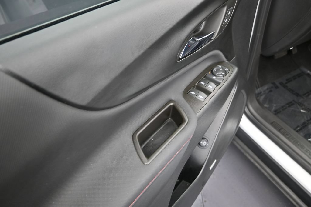 Used 2023 Chevrolet Equinox RS w/ RS Leather Package FWD image 10