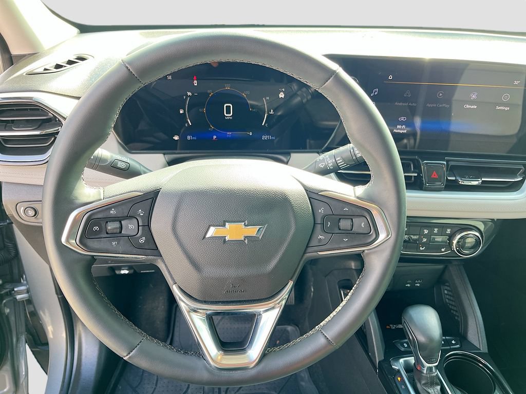 Used 2024 Chevrolet TrailBlazer LT w/ Convenience Package FWD image 11