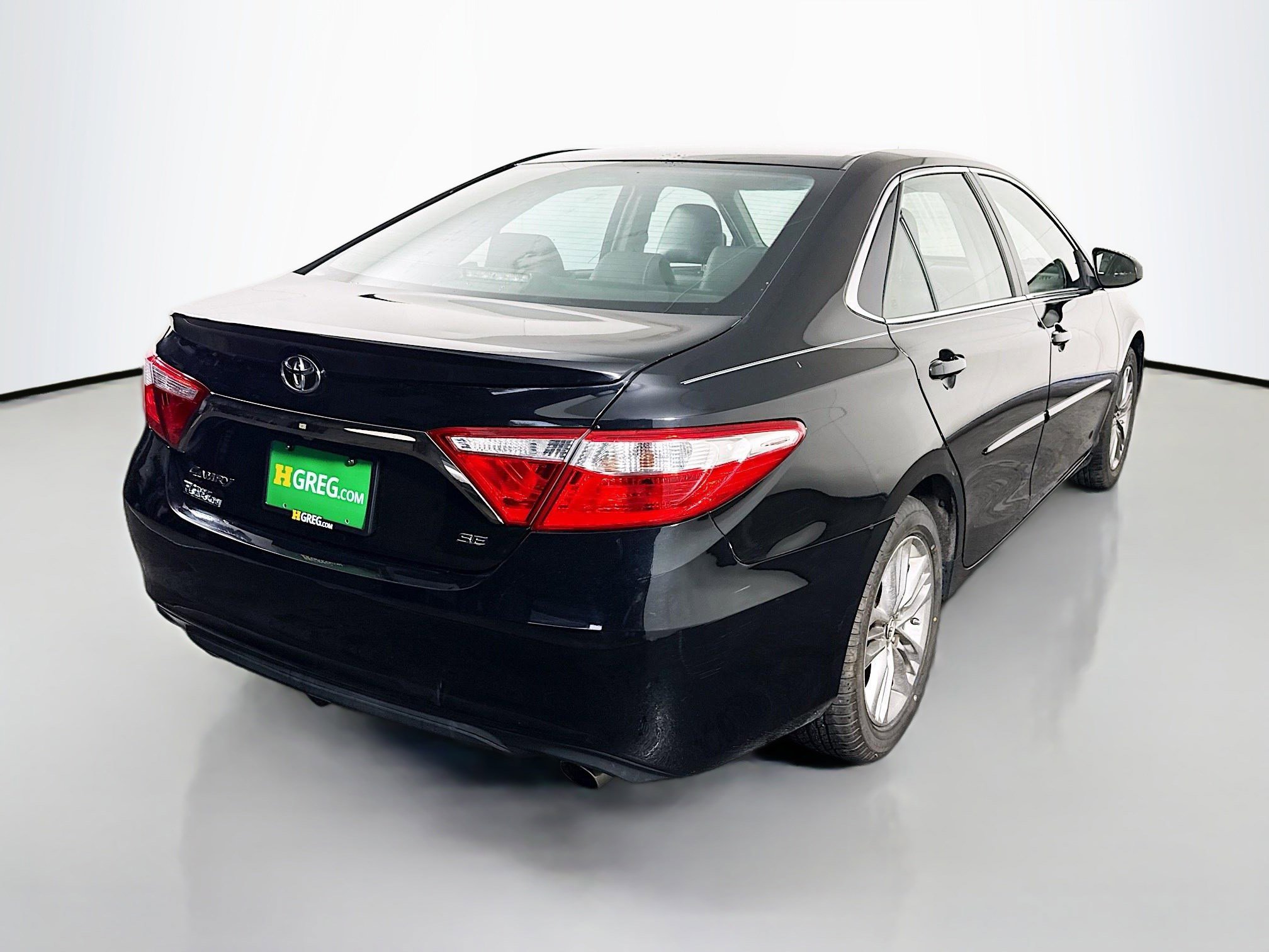 Used 2016 Toyota Camry SE image 10