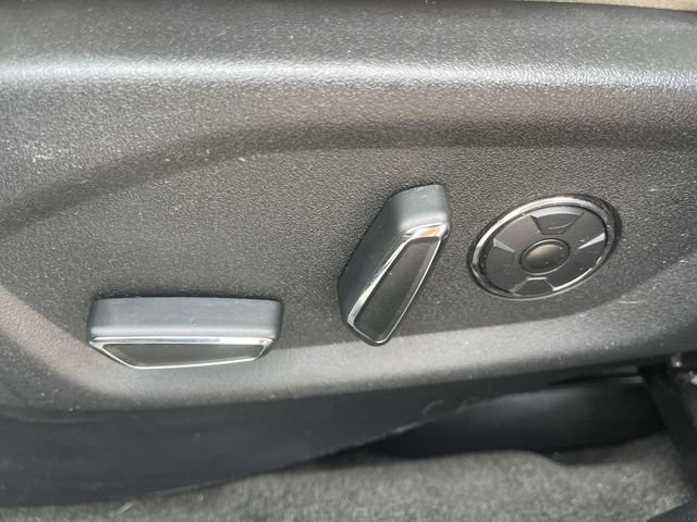 Used 2018 Ford Explorer Platinum AWD/4WD image 12
