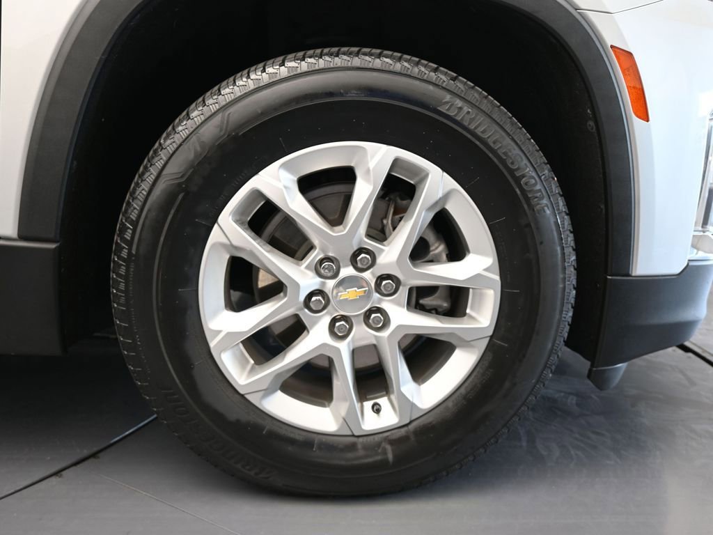 Used 2022 Chevrolet Traverse LS image 40