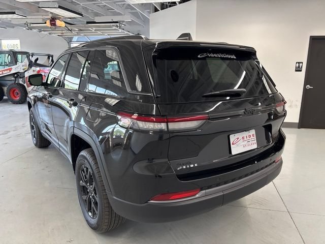New 2026 Jeep Grand Cherokee Altitude AWD/4WD image 5