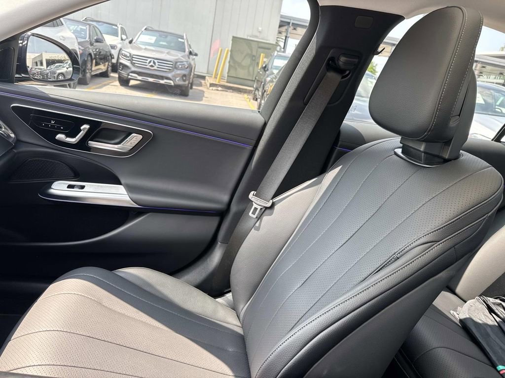 Used 2025 Mercedes-Benz E 450 4MATIC Sedan image 16